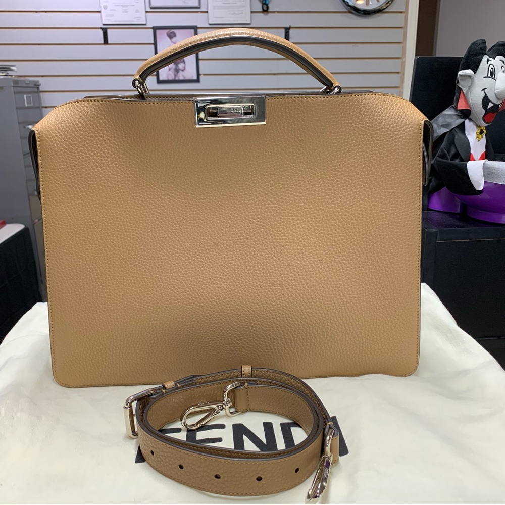 Fendi Peekaboo ISeeU Medium Leather Top Handle Bag